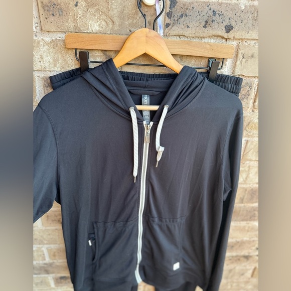 VUORI Set
Halo Performance Hoodie 2.0 & Performance Jogger Black Sz XL - Picture 4 of 12